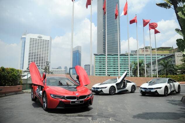April 20, 2017 - Jakarta, Jakarta, Indonesia - A BMW i8 is seen on the street in Jakarta, Indonesia, on April 20, 2017. BMW i8 Protonic Red Edition is the only unit in Indonesia will be submitted to the first owner. This model was created BMW in exclusive hybrid car performance each country only gets a share of one unit. Jakarta Indonesia  - ZUMAn230 20170420_zaa_n230_250 Copyright: xDasrilxRoszandix