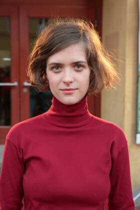 Darstellerin Liv Lisa Fries kommt am 20.04.2017 zur Premiere ihres Kinofilms Rakete Perelman beim Achtung Berlin new berlin film award Festival in das Kino Babylon in Berlin. Berlin Germany