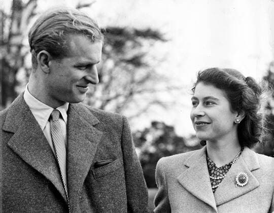 April 21, 2017 - FILE PHOTO - Britain s QUEEN ELIZABETH, the world s oldest and longest-reigning monarch, celebrates her 91st birthday. Pictured: Nov. 23, 1947 - Broadlands, Hampshire, U.K. - Daughter of King George VI and Queen Elizabeth, ELIZABETH WINDSOR (named Elizabeth II) became Queen at the age of 25, and has reigned through more than five decades of enormous social change and development. PICTURED: QUEEN ELIZABETH II and PRINCE PHILIP during their honeymoon. Broadlands United Kingdom - ZUMAk09_ 20170421_shs_k09_261 Copyright: xKeystonexPressxAgencyx