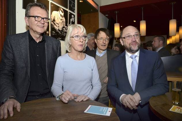 Elfi Scho-Antwerpes, Karl Lauterbach und Martin Schulz beim Konzert gegen Rechts im Stadtgarten. Köln, 23.04.2017 Foto:xJ.xKrickx xFuturexImage