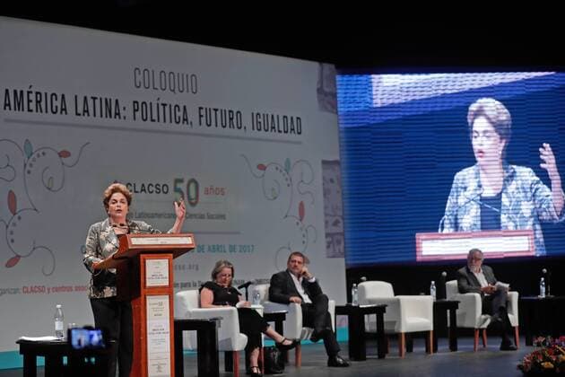 April 24, 2017 - Mexico - EUM20170424NAC34.JPG.CIUDAD DE MEXICO.- Coloquio-America Latina.- La ex presidenta de Brasil, Dilma Rousseff, durante su participacion en el coloquio America Latina: Politica, Futuro, Igualdad, como parte de la conmemoracion de los 50 anos de CLACSO, evento realizado en el teatro de la Ciudad de Mexico, el lunes 24 de abril 2017. Foto: Agencia EL UNIVERSAL Ivan Stephens RCC Mexico  - ZUMAu78_ 20170424_zaf_u78_106 Copyright: xIvanxStephensx