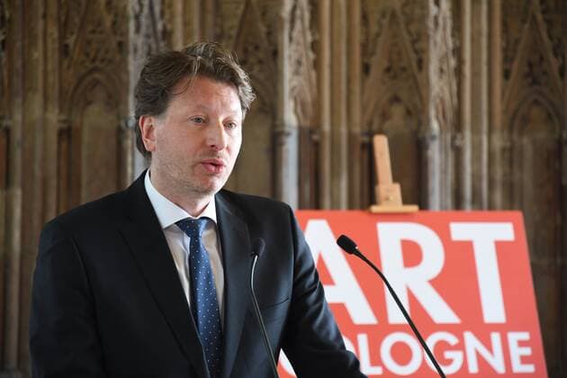 Kristian Jarmuschek, Vorsitzender des Bundesverband Deutscher Galerien und Kunsthändler e.V. am 26.04.2017 in Köln bei der Verleihung des ART Cologne Preis 2017 vom Bundesverband Deutscher Galerien und Kunsthändler e.V. und der Kölnmesse an Dr. Günter Herzog, Leiter des Zentralarchiv des internationalen Kunsthandels ZADIK e.V. im Hansasaal des historischen Rathaus Köln.