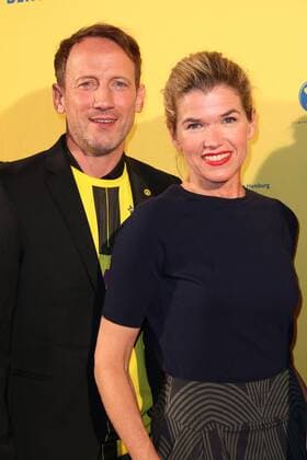 Wotan Wilke Möhring und Anke Engelke, die beiden Hauptdarsteller bei der Happy Burnout Film Premiere am 26.04.2017 in Hamburg Happy Burnout Filmpremiere in Hamburg, 2017 