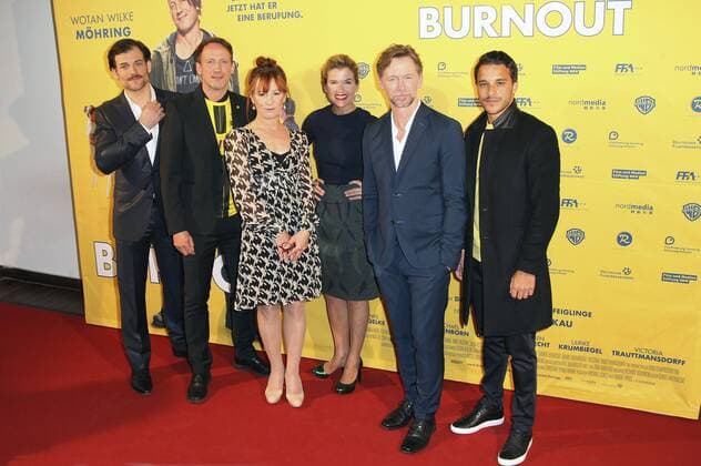 Torben Liebrecht, Wotan Wilke Moehring, Ulrike Krumbiegel, Anke Engelke, Andre Erkau und Kostja Ullmann bei der Premiere des Kinofilms Happy Burnout im Cinemaxx Dammtor. Hamburg, 26.04.2017 Foto:xH.xHartmannx xFuturexImage