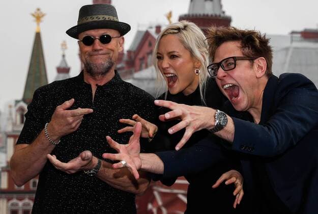 Bilder des Tages MOSCOW, RUSSIA - APRIL 27, 2017: American actor Michael Rooker, French actress Pom Klementieff, and film director James Gunn (L-R) pose during a photocall on the rooftop of Moscow s Four Seasons Hotel to promote their Guardians of the Galaxy Vol. 2 movie. Artyom Geodakyan TASS  TS049C50