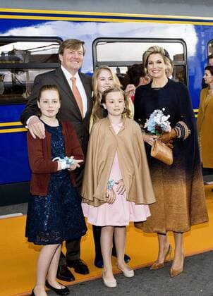 Bilder des Tages 27-04-2017 Tilburg Dutch royal family during Kingsday ( Koningsdag) in Tilburg. Queen Maxima and King Willem-Alexander and Princess Amalia and Princess Alexia and Princess Ariane Prince Constantijn and Princess Laurentien Prince Maurits and Princess Marilene Prince Bernhard and Princess Annette Prince Pieter-Christiaan and Princess Anita Prince Floris and Princess Aimee  Copyright: xPPE NIEBOERx