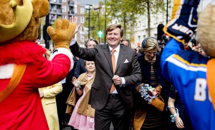 Bilder des Tages King Willem-Alexander, queen Maxima and princesses Amalia, Ariane and Alexia during Kingsday 2017 in Tilburg. HH POOL Robin van Lonkhuijsen  65574583