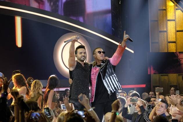 Singers Luis Fonsi (L) and Daddy Yankee (R) perform during the Billboard Latin Music Awards at the Warsco Center of Miami University in Coral Gables, Florida, United States, 27 April 2017. BILLBOARD LATIN MUSIC AWARDS !ACHTUNG: NUR REDAKTIONELLE NUTZUNG!  Copyright: xGastonxDexCardenasx BIL046 20170428-636289579647897037