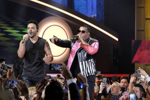 Singers Luis Fonsi (L) and Daddy Yankee (R) perform during the Billboard Latin Music Awards at the Warsco Center of Miami University in Coral Gables, Florida, United States, 27 April 2017. BILLBOARD LATIN MUSIC AWARDS !ACHTUNG: NUR REDAKTIONELLE NUTZUNG!  Copyright: xGastonxDexCardenasx BIL040 20170428-636289580326644335
