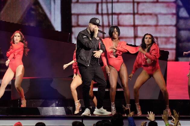 US singer Nicky Jam performs during the Billboard Latin Music Awards at the Warsco Center of Miami University in Coral Gables, Florida, United States, 27 April 2017. BILLBOARD LATIN MUSIC AWARDS !ACHTUNG: NUR REDAKTIONELLE NUTZUNG!  Copyright: xGastonxDexCardenasx BIL001 20170428-636289583493091739