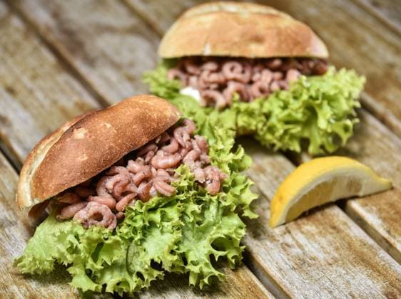 Hannover 15.03.17 Krabben Krabbenbrötchen teuer wie noch nie 9,-â‚¬ Andreas Frisch hat aber noch welche. Anne 21 schmeckt es.