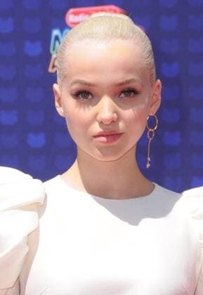 April 29, 2017 - Los Angeles, CA, United States - 29 April 2017 - Los Angeles, California - Dove Cameron. 2017 Radio Disney Music Awards held at Microsoft Theater in Los Angeles. Photo Credit: AdMedia Los Angeles United States - ZUMAa123 20170429_zaa_a123_132 Copyright: xBirdiexThompsonx