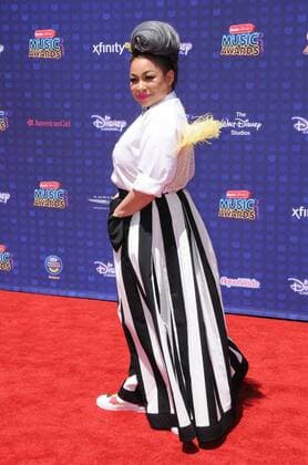 April 29, 2017 - Los Angeles, CA, United States - 29 April 2017 - Los Angeles, California - Raven-SymonoÂ©. 2017 Radio Disney Music Awards held at Microsoft Theater in Los Angeles. Photo Credit: AdMedia Los Angeles United States - ZUMAa123 20170429_zaa_a123_164 Copyright: xBirdiexThompsonx