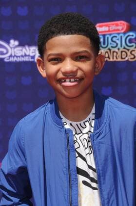 April 29, 2017 - Los Angeles, CA, United States - 29 April 2017 - Los Angeles, California - Lonnie Chavis. 2017 Radio Disney Music Awards held at Microsoft Theater in Los Angeles. Photo Credit: AdMedia Los Angeles United States - ZUMAa123 20170429_zaa_a123_191 Copyright: xBirdiexThompsonx