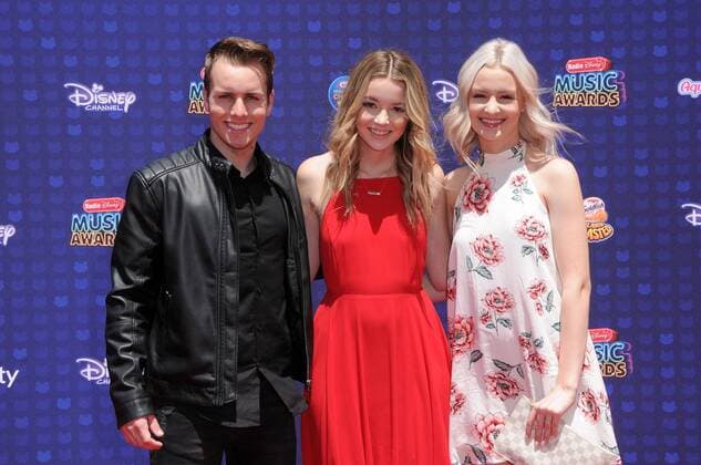 April 29, 2017 - Los Angeles, CA, United States - 29 April 2017 - Los Angeles, California - Temcula Road. 2017 Radio Disney Music Awards held at Microsoft Theater in Los Angeles. Photo Credit: AdMedia Los Angeles United States - ZUMAa123 20170429_zaa_a123_289 Copyright: xBirdiexThompsonx