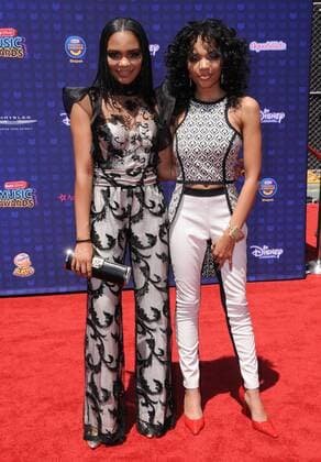 April 29, 2017 - Los Angeles, CA, United States - 29 April 2017 - Los Angeles, California - China Anne McClain, Lauryn McClain. 2017 Radio Disney Music Awards held at Microsoft Theater in Los Angeles. Photo Credit: AdMedia Los Angeles United States - ZUMAa123 20170429_zaa_a123_334 Copyright: xBirdiexThompsonx