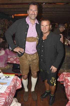 Lars Riedel und Adi Hengstberger bei der Siegesfeier vom Hippopdrom Charity Golfturnier by Adi Hengstberger im Hippodrom auf dem Münchner Frühlingsfest. München, 29.04.2017 Foto:xP.xSchönbergerx xFuturexImage