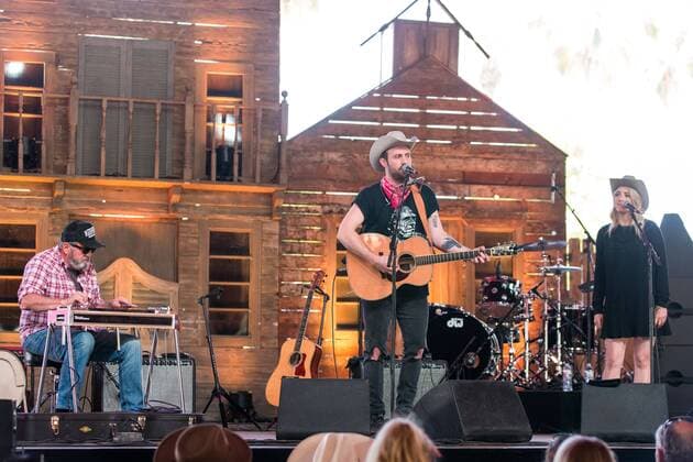 April 29, 2017 - Indio, California, U.S - TEA KELLY, RUSTON KELLY and ABBY SEVIGNY perform as Ruston Kelly during Stagecoach Music Festival in Indio, California Indio U.S. - ZUMAs135 20170429_zap_s135_155 Copyright: xDanielxDeSloverx