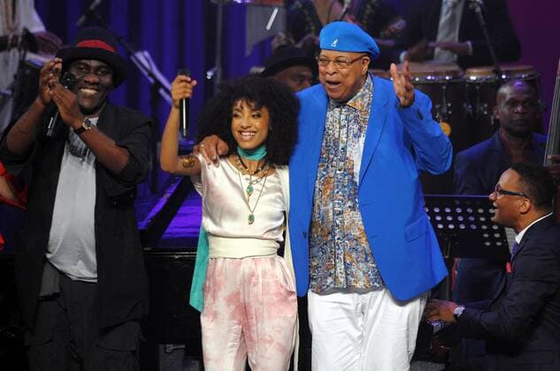 (170501) -- HAVANA, May 1, 2017 -- Cuban pianist Chucho Valdes (front R) and American singer Esperanza Spalding (front L) perform on the sixth annual International Jazz Day in Havana, Cuba, on April 30, 2017. The United Nations Educational, Scientific and Cultural Organization (UNESCO) selected the Cuban capital as the 2017 Global Host City for the sixth annual International Jazz Day. An all-star global concert was held here Sunday to send a message of peace and promote intercultural dialogue through music. ) (djj) CUBA-HAVANA-INTERNATIONAL JAZZ DAY STR 