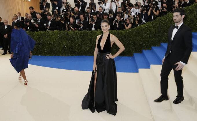 Adriana Lima arrives on the red carpet at the Costume Institute Benefit at The Metropolitan Museum of Art celebrating the opening of Rei Kawakubo Comme des Garcons: Art of the In-Between in New York City on May 1, 2017.  NYP20170501136 JOHNxANGELILLO