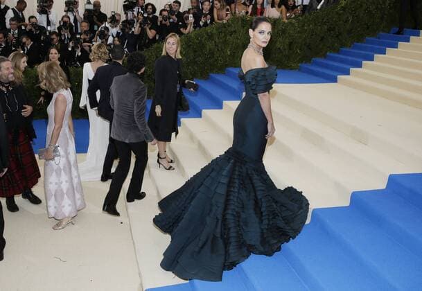 Katie Holmes arrives on the red carpet at the Costume Institute Benefit at The Metropolitan Museum of Art celebrating the opening of Rei Kawakubo Comme des Garcons: Art of the In-Between in New York City on May 1, 2017.  NYP20170501158 JOHNxANGELILLO