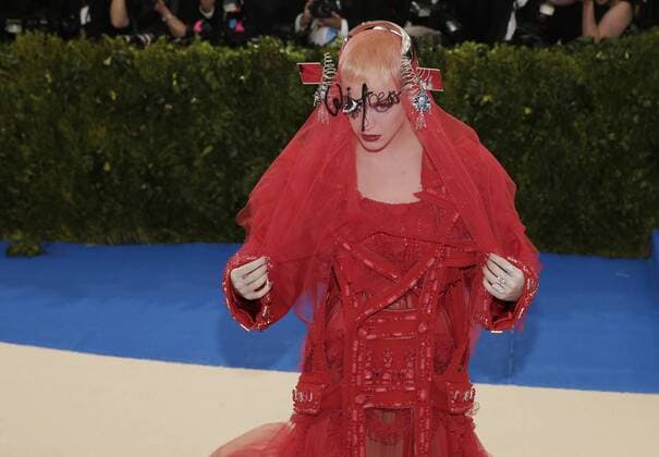 Katy Perry arrives on the red carpet at the Costume Institute Benefit at The Metropolitan Museum of Art celebrating the opening of Rei Kawakubo Comme des Garcons: Art of the In-Between in New York City on May 1, 2017.  NYP20170501175 JOHNxANGELILLO