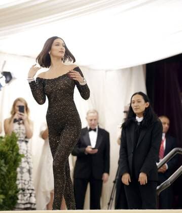 Bella Hadid arrives on the red carpet at the Costume Institute Benefit at The Metropolitan Museum of Art celebrating the opening of Rei Kawakubo Comme des Garcons: Art of the In-Between in New York City on May 1, 2017.  NYP20170501537 JOHNxANGELILLO