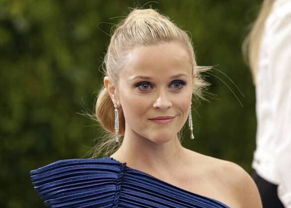 Reese Witherspoon arrives on the red carpet at the Costume Institute Benefit at The Metropolitan Museum of Art celebrating the opening of Rei Kawakubo Comme des Garcons: Art of the In-Between in New York City on May 1, 2017.  NYP20170501563 JOHNxANGELILLO