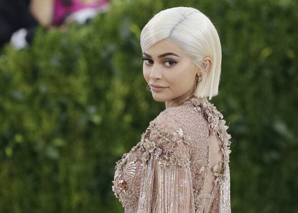 Kylie Jenner arrives on the red carpet at the Costume Institute Benefit at The Metropolitan Museum of Art celebrating the opening of Rei Kawakubo Comme des Garcons: Art of the In-Between in New York City on May 1, 2017.  NYP20170501632 JOHNxANGELILLO