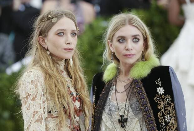 Mary-Kate and Ashley Olsen arrives on the red carpet at the Costume Institute Benefit at The Metropolitan Museum of Art celebrating the opening of Rei Kawakubo Comme des Garcons: Art of the In-Between in New York City on May 1, 2017.  NYP20170501601 JOHNxANGELILLO