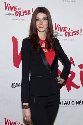 Sophie Vouzelaud CELEBRITES : Avnt Premiere de Vive la Crise - Paris - 02 05 2017 JBAutissier Panoramic 
