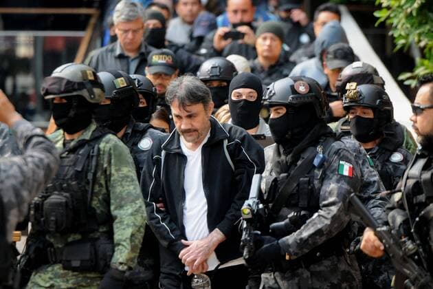 May 2, 2017 - Mexico - EUM20170501NAC64.JPG.CIUDAD DE MEXICO SecuritySeguridad-Damaso Lopez Detencion.- Elementos de la PGR y de la Sedena detienen a Damaso Lopez, El Licenciado , uno de los presuntos lideres del Cartel de Sinaloa, el martes 2 de mayo de 2017 en la colonia Anzures de la delegacion Miguel Hidalgo. Foto: Agencia EL UNIVERSALHugo GarciaRCC. Mexico  - ZUMAu78_ 20170502_zaf_u78_099 Copyright: xElxUniversalx