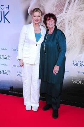 Veronica Ferres und Regina Ziegler bei der Rückkehr nach Montauk Film Premiere am 3.05.2017 in München Rueckkehr nach Montauk Filmpremiere in Muenchen, 2017 