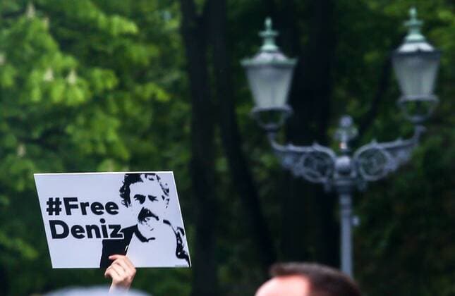 Konzert von Auf die Presse,FreeDeniz , Brandenburger Tor Auf die Presse