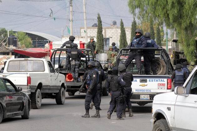 May 4, 2017 - Mexico - EUM20170504NAC01.JPG.QUECHOLAC, Pue. SecuritySeguridad-Puebla.- Elementos de la Policia Federal y del Ejercito en el operativo aplicado en la comunidad de Palmarito Tochiapan, 4 de mayo de 2017, luego de los hechos violentos, de ayer miercoles, entre huachicoleros e integrantes castrenses. Foto: Agencia EL UNIVERSALJMA Mexico  - ZUMAu78_ 20170504_zaf_u78_010 Copyright: xElxUniversalx