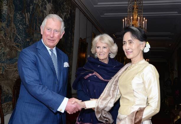 Bilder des Tages . 05 05 2017. London, United Kingdom. The Prince of Wales and the Duchess of Cornwall greet Burma s de facto leader Aung San Suu Kyi ahead of their meeting at Clarence House in London.  xROTAxx xi-Imagesx IIM-15043-0005