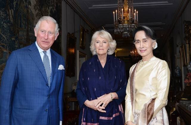 . 05 05 2017. London, United Kingdom. The Prince of Wales and the Duchess of Cornwall greet Burma s de facto leader Aung San Suu Kyi ahead of their meeting at Clarence House in London.  xROTAxx xi-Imagesx IIM-15043-0006