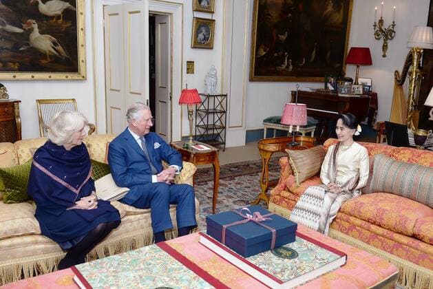 Entertainment Bilder der Woche Themen der Woche Bilder des Tages . 05 05 2017. London, United Kingdom. The Prince of Wales and the Duchess of Cornwall greet Burma s de facto leader Aung San Suu Kyi ahead of their meeting at Clarence House in London.  xROTAxx xi-Imagesx IIM-15043-0008