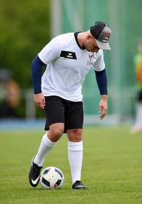 Fussball Promi-Benefizfussballspiel fuer das Tuebinger Ronald McDonald Hauses McDonald s Kinderhilfe Allstars - SV 03 Tuebingen Allstars 06.05.2017 Pietro Lombardi (McDonald s Kinderhilfe Allstars) am Ball