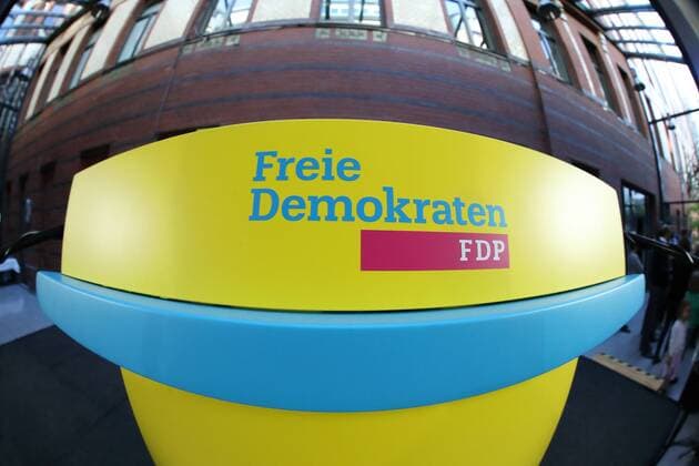 Wahlabend der FDP zur Landtagswahl in Schleswig-Holstein in der Parteizentrale in Berlin am 07.05.2017 Wahlabend der Freien Demokraten zum Abschluss der Landtagswahl in Schleswig-Holstein. - Partei-Logo der FDP xKATJPGx