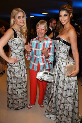 Yvonne Woelke, Heidi Hetzer, Micaela Schaefer bei der 12. VICTRESS Gala anlaesslich der Verleihung des Victress Award, mit Natalia Woerner, Victress of The Year Award 2017 in Berlin am 08.05.2017