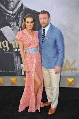 Guy Ritchie und seine Ehefrau Jacqui Ainsley bei der King Arthur: Legend of the Sword Film Premiere am 8.05.2017 in Los Angeles King Arthur: Legend of the Sword Filmpremiere in Los Angeles, 2017 