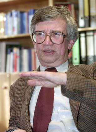 Prof. Juergen Kromphardt, Mitgleid im Sachverstaendigenrat. 11.02.2000 , Berlin Deutschland Copyright: xUtaxRademacherx