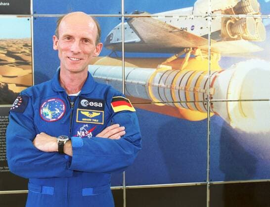 Gerhard Thiele (Deutschland), Mitglied der Crew der Shuttle-Radar-Topography-Mission (SRTM, Endeavour-Mission ) bei einem Empfang im Bundeskanzleramt, Berlin, 02.05.2000, Berlin Deutschland Copyright: xThomasxKoehlerx