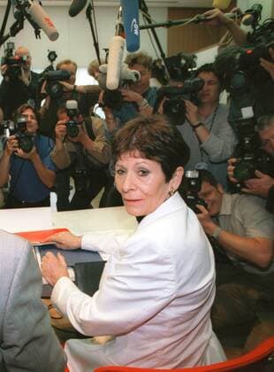 Juliane Weber, Sekretaerin von Altbundeskanzler Kohl, vor dem CDU - Spenden - Untersuchungsausschuss.. Berlin, den 08.06.2000, Berlin Deutschland Copyright: xNicolexMaskusx