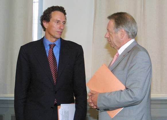 Kulturstaatsminister Julian Nida-Ruemelin (l) und Paul Spiegel, Praesident Zentralrat der Juden in Deutschland. Berlin, 10.09.2001, Berlin Deutschland Copyright: xThomasxKoehlerx