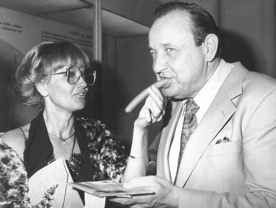Bundesaussenminister Hans Dietrich Genscher war auf dem Kanzler Sommerfest staendiger Begleiter der Schauspielerin Lieselotte Pulver. Bonn den 07.07.1979 , Bonn Deutschland Copyright: xThomasxImox