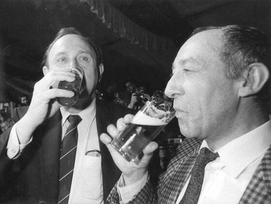 Bundestagswahl 1983 . Wahlparty bei der FDP mit Bundesaussenminister Hans-Dietrich Genscher, FDP , und Schauspieler Dieter Hallervorden. Bonn , den 06.03.1983 Bonn Aegypten Copyright: xphotothekx