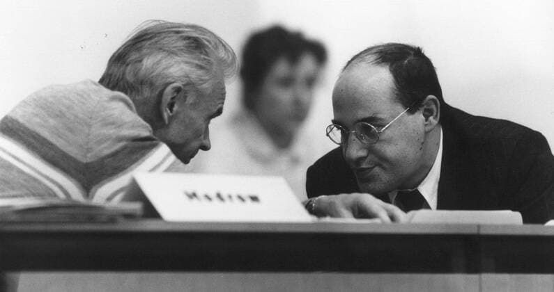 Gregor Gysi, Vorsitzender der SED PDS mit dem Ministerpraesidenten der DDR Hans Modrow. Berlin den 10.01.1990, Berlin Deutschland Copyright: xThomasxImox