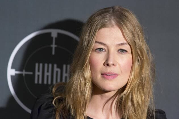 Rosamund Pike CELEBRITES : Avant Premiere du film HHhH - Paris - 09 05 2017 StephenCaillet Panoramic 